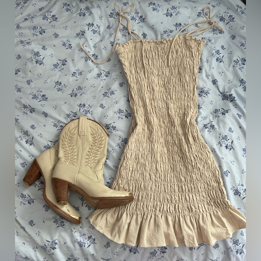 Nasty Gal women’s dress cream/beige ruched size small